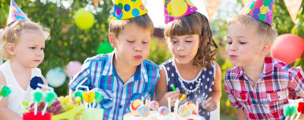 Inflatable bounce castle